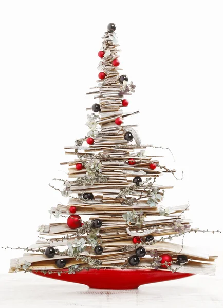 Moderní vánoční strom, samostatný — Stock fotografie