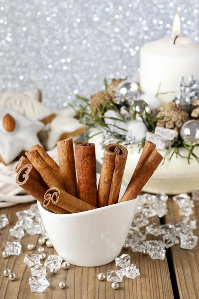 Cinnamon sticks in christmas setting — Stock Photo, Image