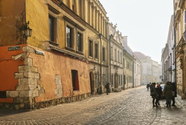 Kanonicza sokak erken sabah ışık, Krakow, Polonya.
