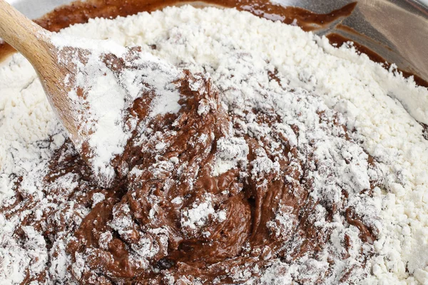 Steps of making chocolate cake : mixing ingredients — Stock Photo, Image