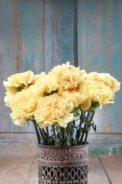 Bouquet of yellow carnations — Stock Photo, Image