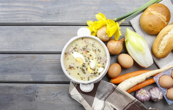 Sopa de centeno agrio hecha de harina de centeno agria y carne —  Fotos de Stock