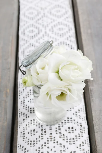 Kis csokor virágot fehér eustoma — Stock Fotó