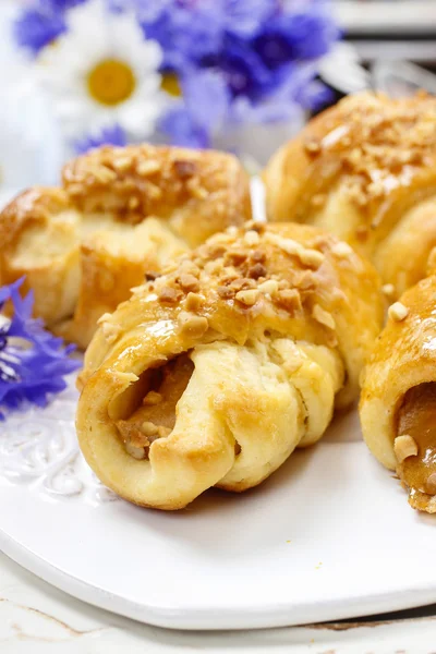 Tasty breakfast: buns with caramel filling — Stock Photo, Image