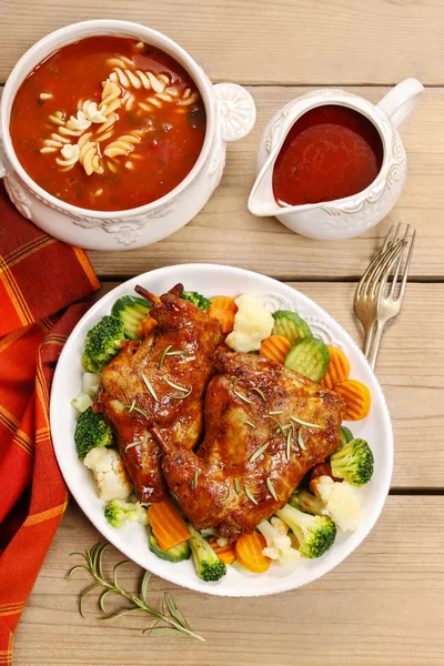 Roasted rabbit with vegetables — Stock Photo, Image