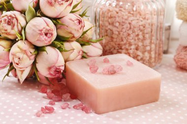 Spa set: uçucu yağ, sıvı sabun, raspberr Kepçe şişe