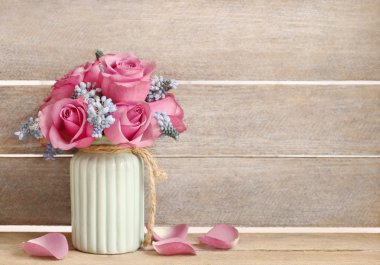 Spa set: deniz tuzu, sıvı sabun ve uçucu yağ şişe. Bouq