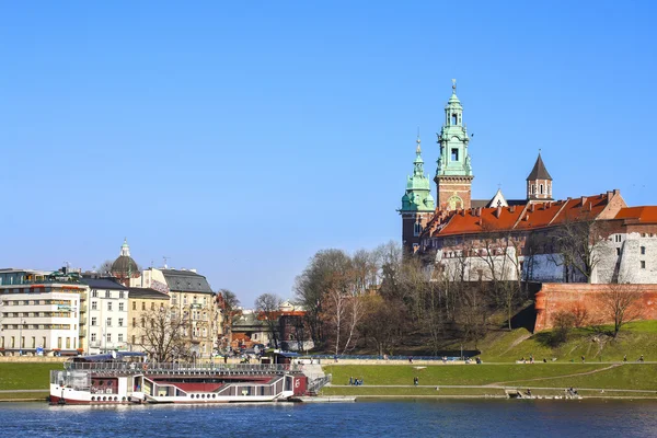 A casta Wawel - um complexo arquitetônico fortificado Cracóvia Polan — Fotografia de Stock