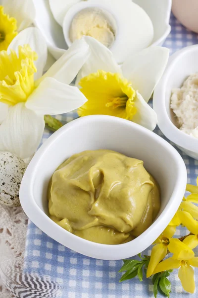 Bowl of mustard sauce — Stock Photo, Image