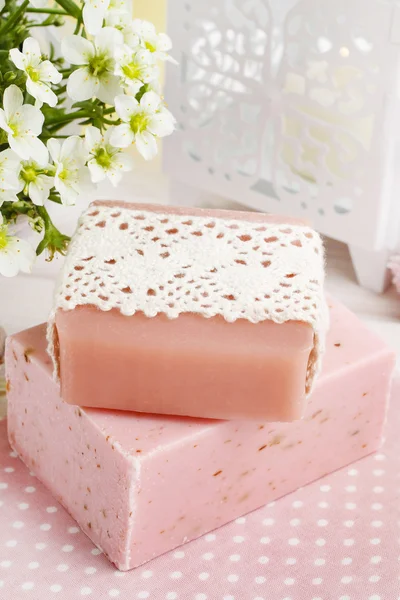 天然手工皂条粉红色 — 图库照片