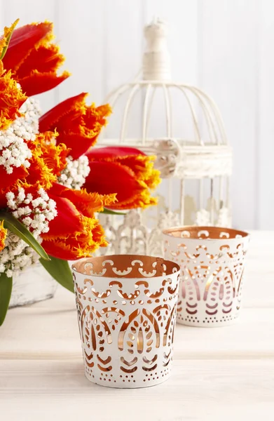 Beautiful orange tulips and Gypsophila paniculata (Baby's-breath — Stock Photo, Image