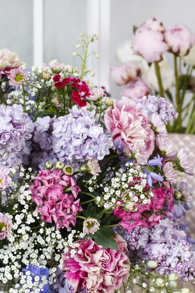 Bouquet of carnations, lilacs and chrysanthemums — Stock Photo, Image