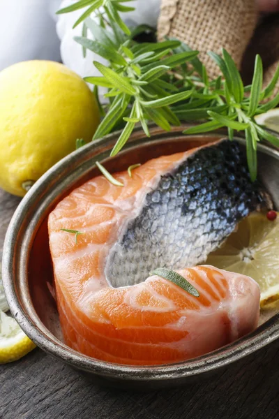 Filete de salmón crudo —  Fotos de Stock