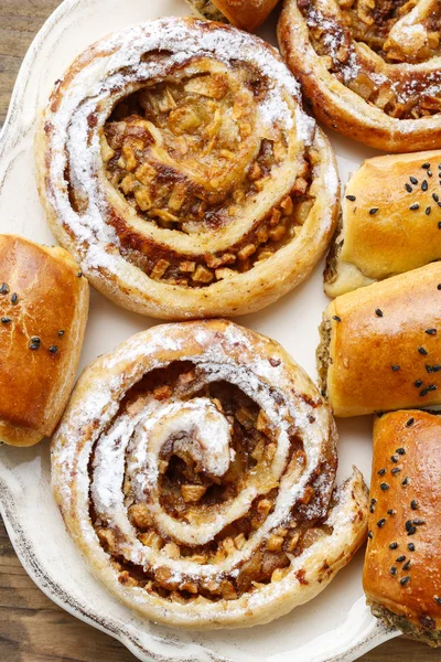 Rollos con manzana y canela —  Fotos de Stock