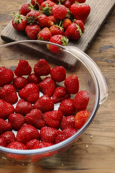 Steps of making strawberry cake — Stock Photo, Image