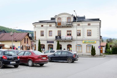 LACKO, POLAND - 01 Mayıs 2024: Lacko, Polonya 'nın merkezinde mimarlık. Turistler için tatil yeri
