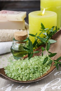 Yeşil deniz tuzu kase