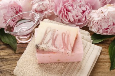 Kalıp el yapımı Sabun, yumuşak havlu ve sıvı sabun