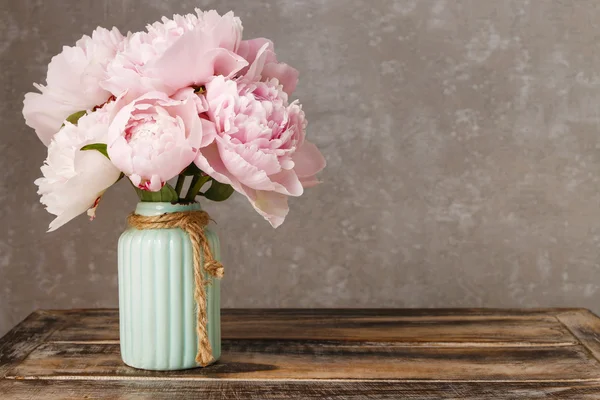 Bouquet of pink peonies, copy space — Stock Photo, Image