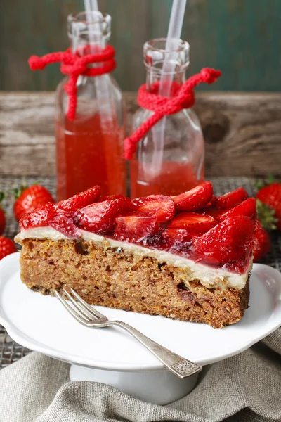 Piece of strawberry cake — Stock Photo, Image