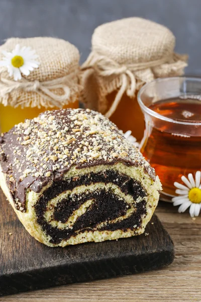 Mohnkuchen mit Honig — Stockfoto