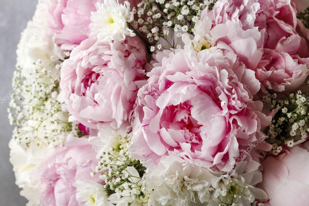 Floral arrangement with pink peonies, white chrysanthemums and g — Stock Photo © agneskantaruk