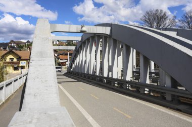 KROSCIENKO NAD DUNAD DUNAJCEM, POLAND - 19 Nisan 2025: Turistler için tatil yeri