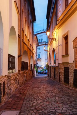 BIELSKO-BIALA, 16 Temmuz 2025: Bielsko Biala, Polonya 'daki Ana Pazar Meydanı. Turistler için tatil yeri