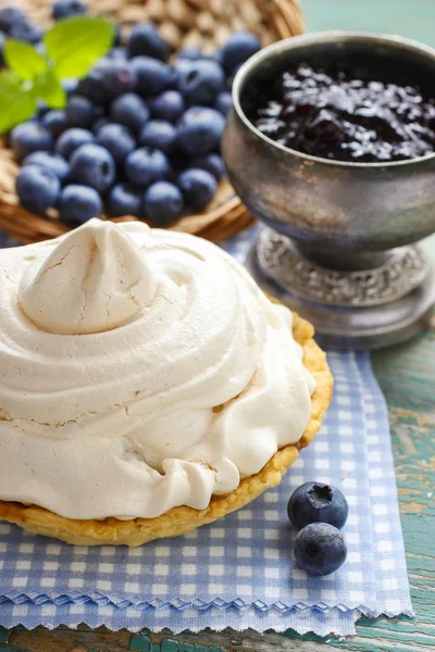 Pavlova met bosbessen — Stockfoto