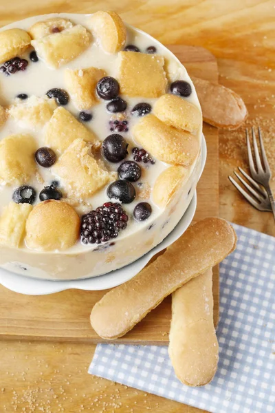 Tarta de queso de arándano con galletas ladyfinger — Foto de Stock