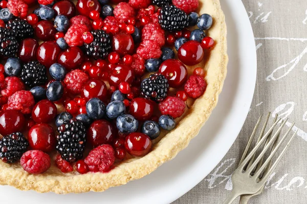 Dulce tarta con frutas —  Fotos de Stock