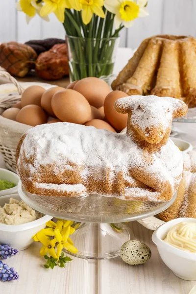 Easter table: lamb cake — Stock Photo, Image