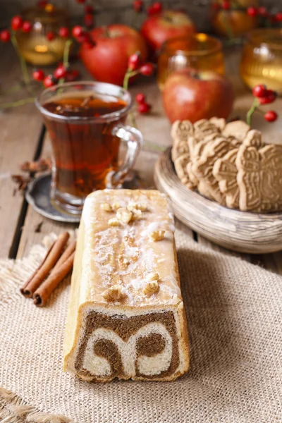 Owl face cake, traditional danish roll on the autumn table — Stock Photo, Image