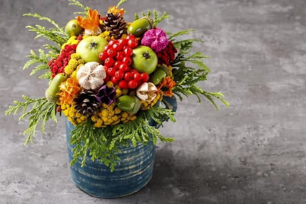 Colorido ramo de flores y plantas de otoño —  Fotos de Stock