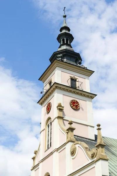 Klokkentoren van de kerk in Wieliczka, Polen — Stockfoto