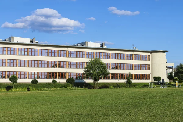 A Universidade Jagiellonian. Edifícios campus modernos em Cracóvia , — Fotografia de Stock