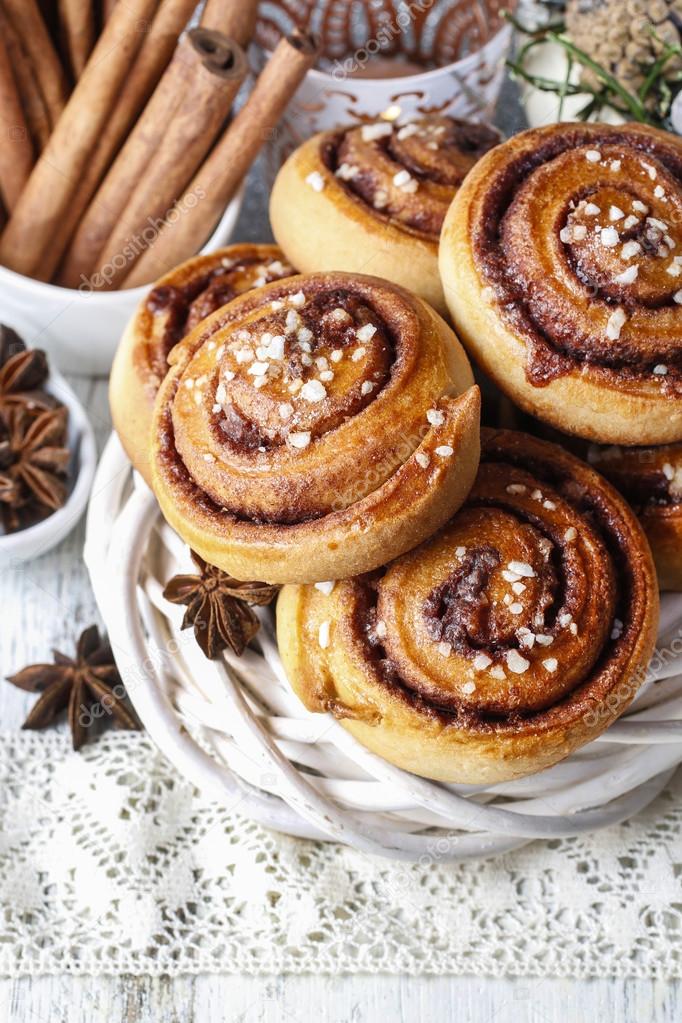 Kanelbulle - swedish cinnamon rolls in christmas setting