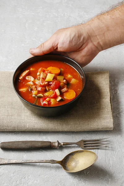 Taze sebze ve et ile gulaş çorbası — Stok fotoğraf