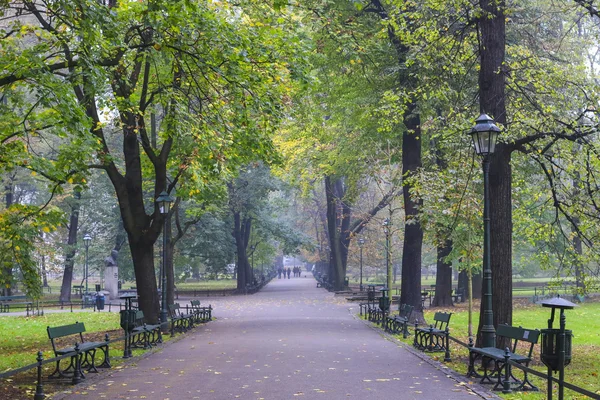 Planty - parque da cidade em Cracóvia, Polônia. — Fotografia de Stock