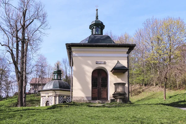Kaplica w Kalwaria Zebrzydowska, architektonicznych i lagunowe oraz ogród park — Zdjęcie stockowe