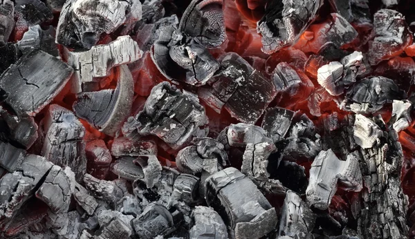 Carbón vivo caliente primer plano extremo —  Fotos de Stock
