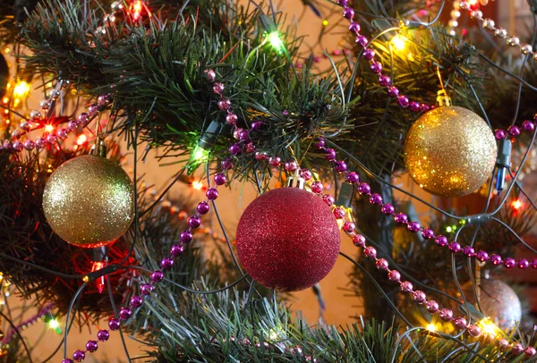 Διακοσμήσεις χριστουγεννιάτικων δέντρων - τρεις μπάλες Χριστούγεννα — Φωτογραφία Αρχείου