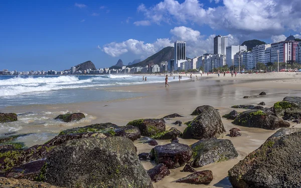 Praia de Copacabana no Rio de Janeiro  . — Fotografia de Stock