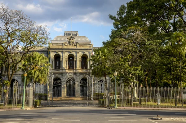 Belo Horizonte. Palace of Liberty, byggnad som under flera år kontoret för regeringen i Minas Gerais staten i staden Belo Horizonte . — Stockfoto