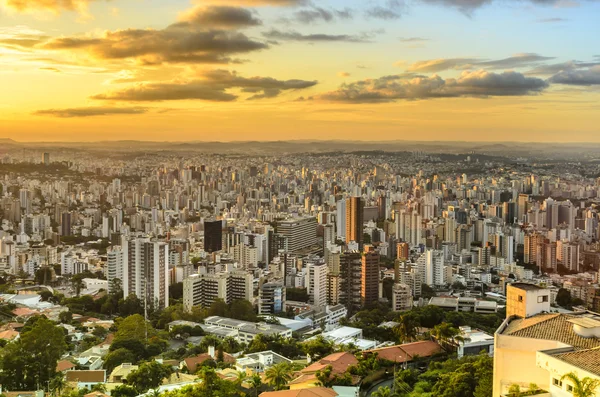 Belo Horizonte, Brezilya için günbatımı.