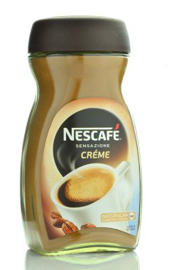 Beyaz arka plan üzerinde izole Nescafe hazır kahve.