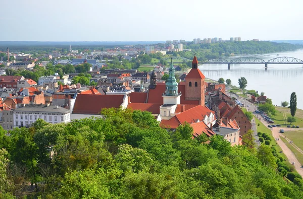 Pittoresco paesaggio urbano di grudziadz sul fiume Vistola in Polonia — Foto Stock