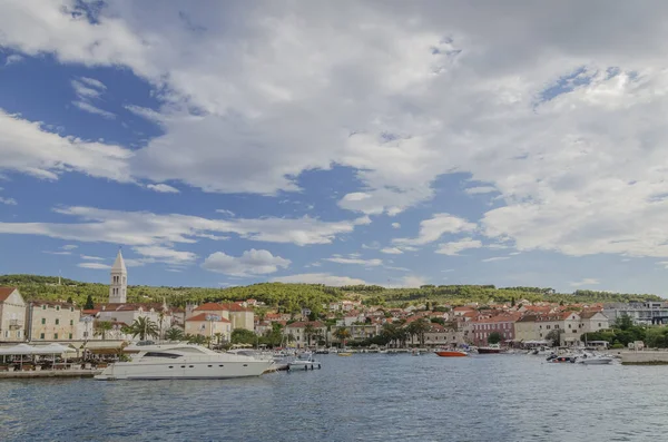 Pintoresco Casco Antiguo Supetar Supetar Ciudad Más Grande Isla Brac —  Fotos de Stock