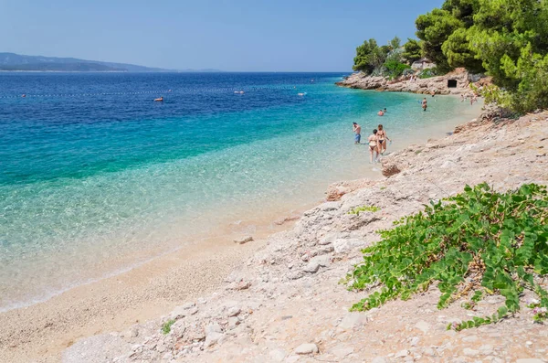 Praia Seixos Pitoresca Aldeia Murvica Costa Sul Ilha Brac Croácia — Fotografia de Stock