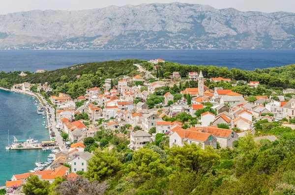 Espectacular Vista Ciudad Povlja Situada Costa Norte Isla Brac Croacia —  Fotos de Stock